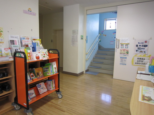 笹塚こども図書館1階.JPG